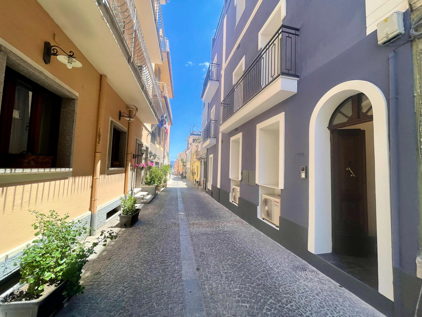 Facade of Via Garibaldi 4